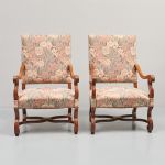 1070 4237 ARMCHAIRS